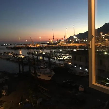 Pensión Abitare Sul Porto Salerno