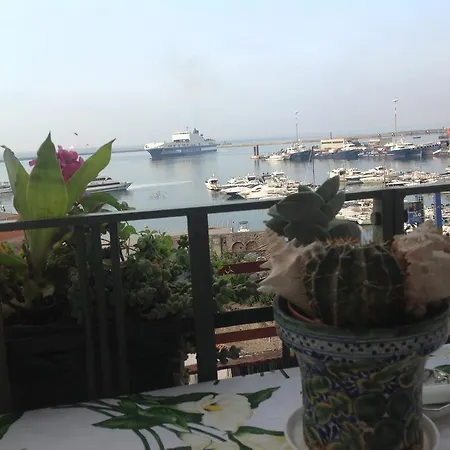 Guest house Abitare Sul Porto Salerno